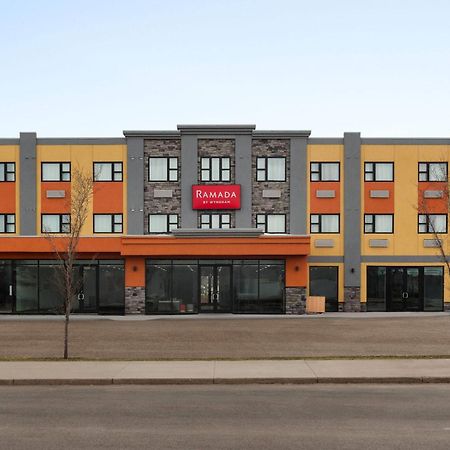 Ramada By Wyndham West Edmonton Hotel & Suites Exterior foto